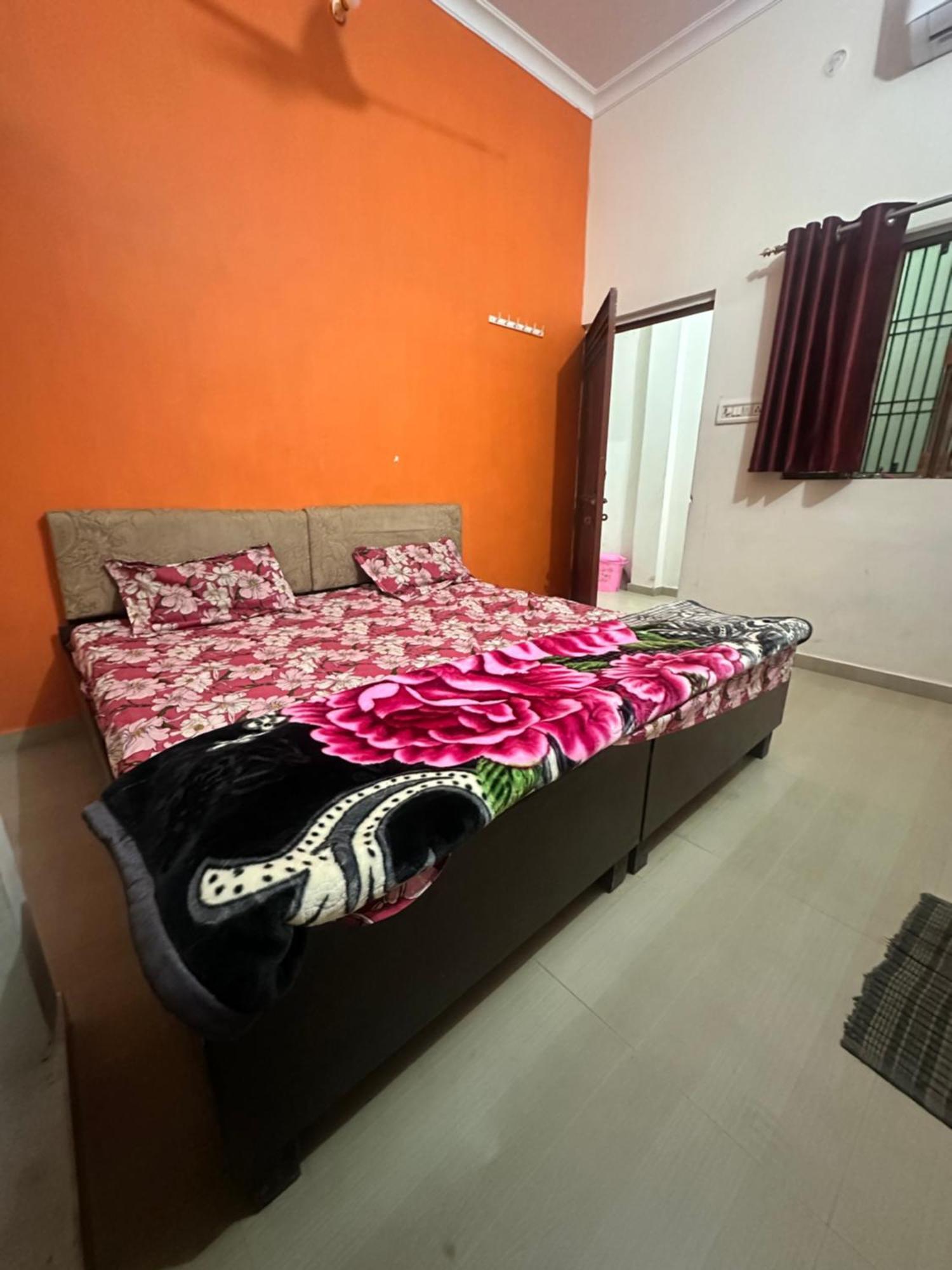 Khatu Shyam Guest House Ayodhya Exterior photo